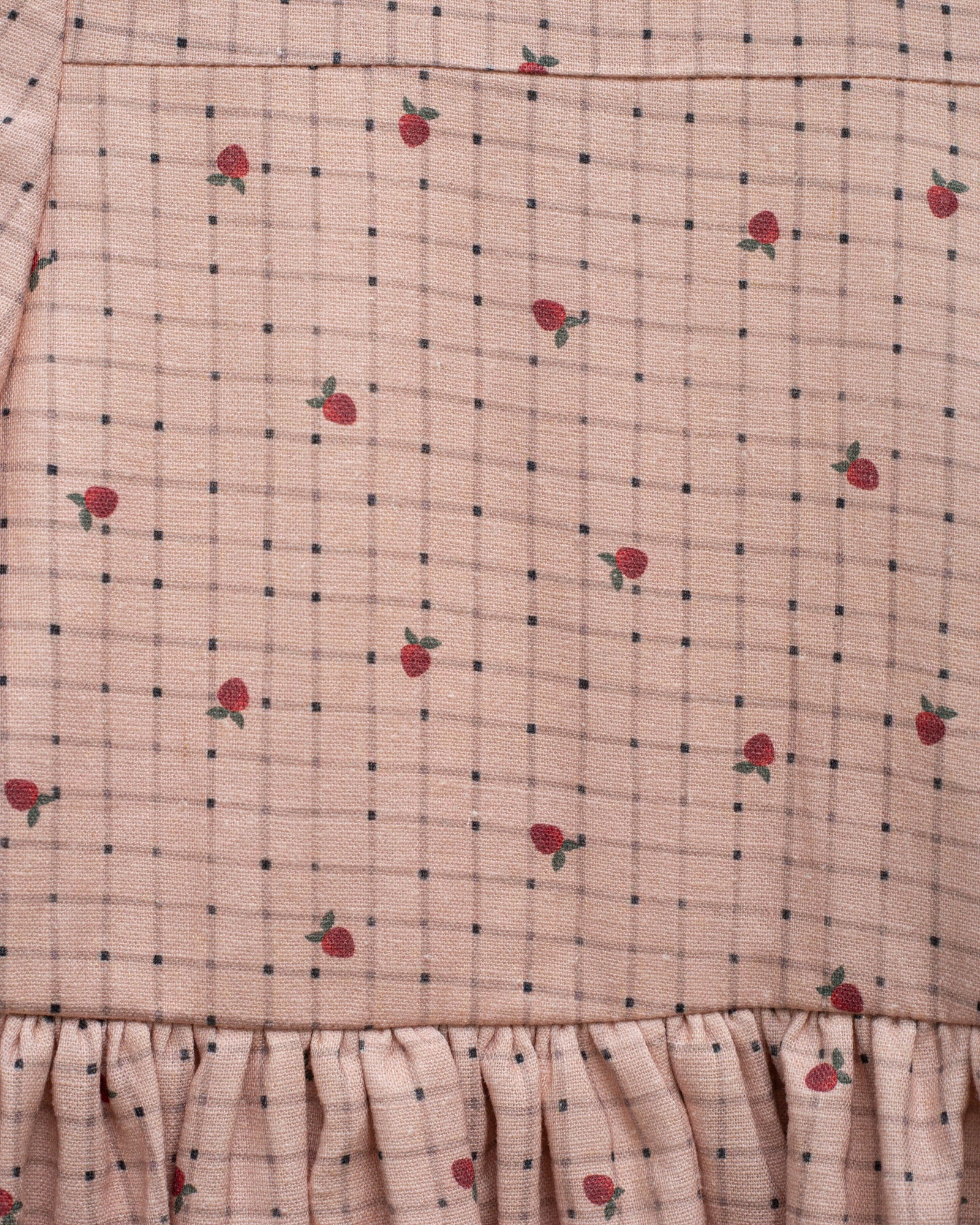 Vestido vichy rosa con fresas modelo Fiona de Cosmosophie