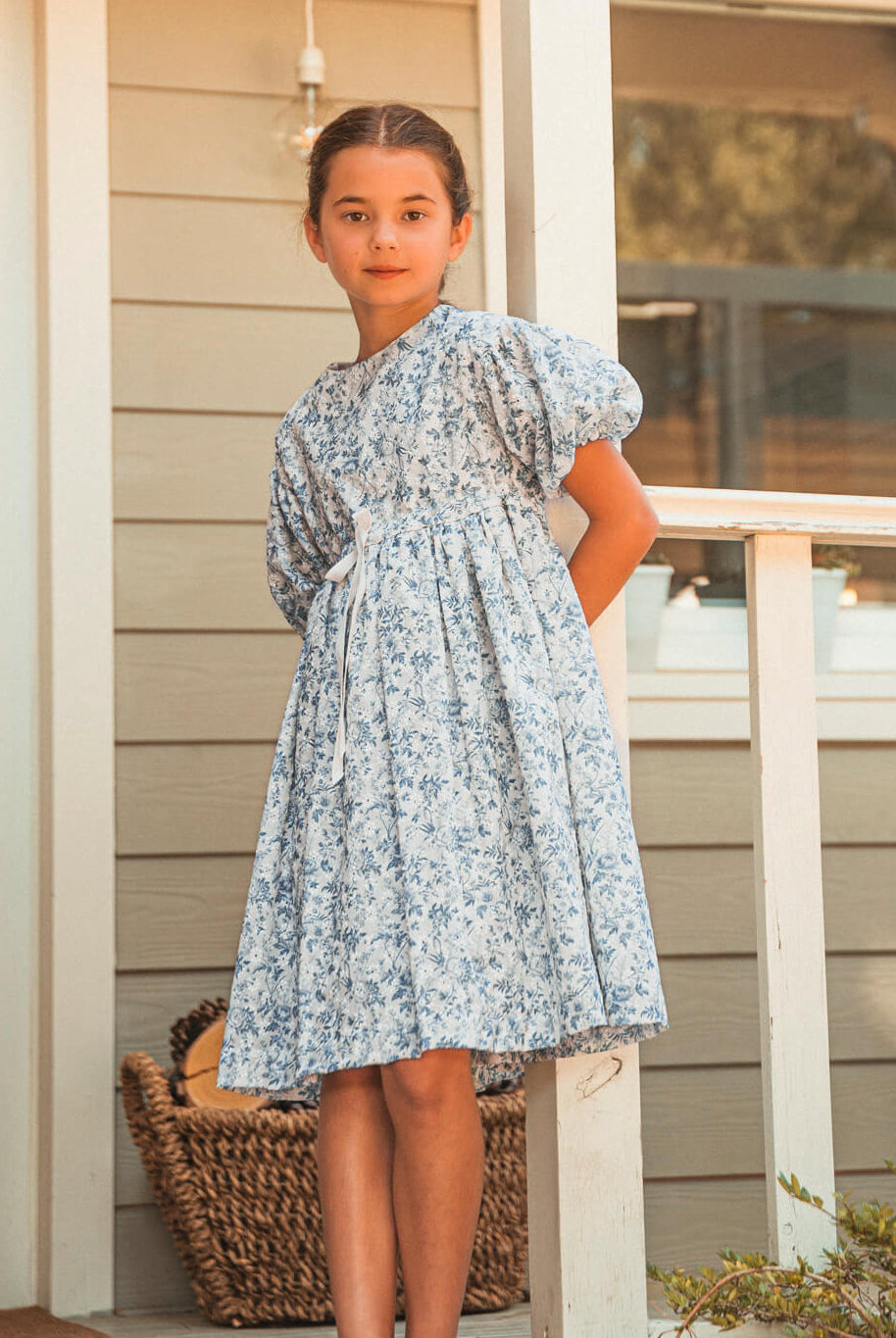 Vestido batista bordada de flores Cosmosophie