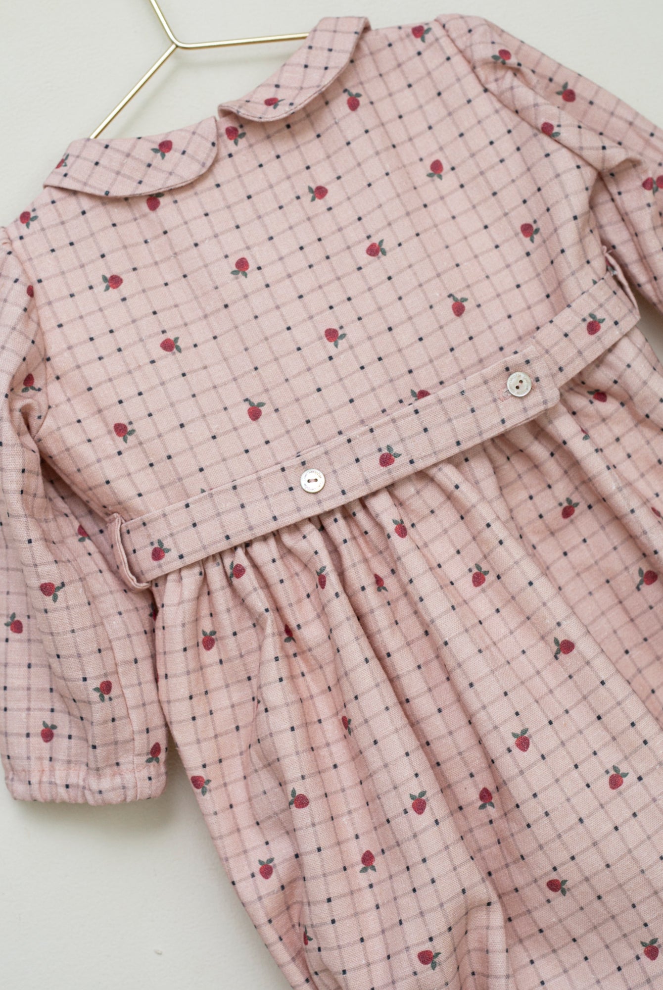 Ranita de bebe rosa con fresas Chaumont de Cosmosophie