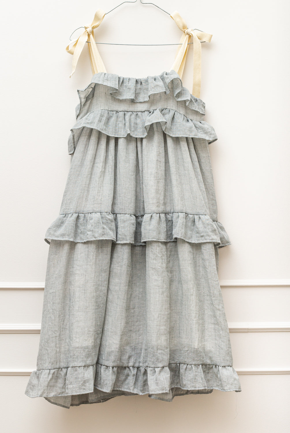 Vestido elegante adolescente en gris claro tirantes Cosmosophie