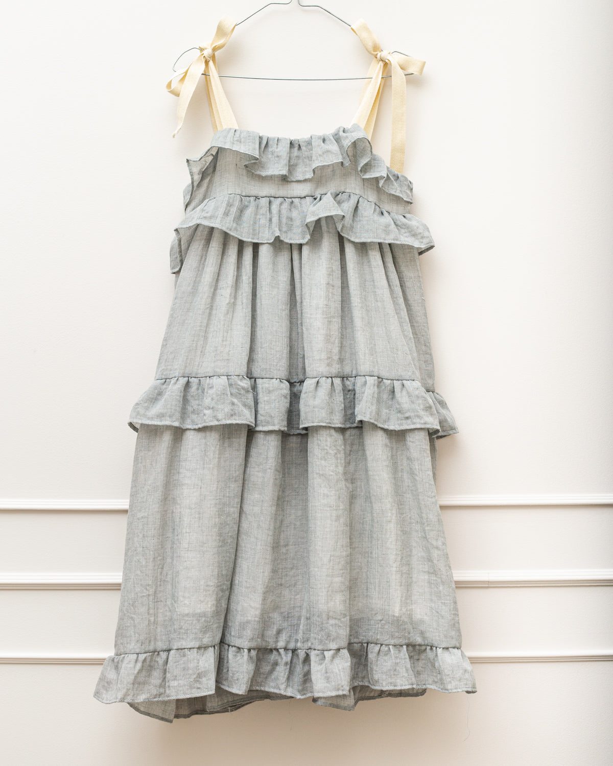 Vestido elegante adolescente en gris claro tirantes Cosmosophie