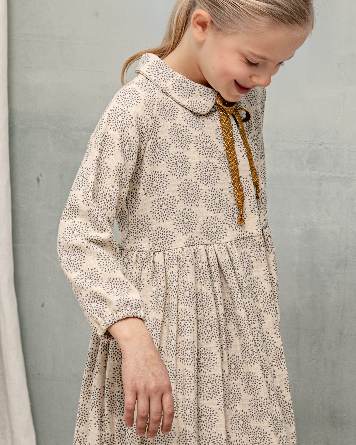 Vestido flores crudo y gris Gemini estampado Cosmosophie