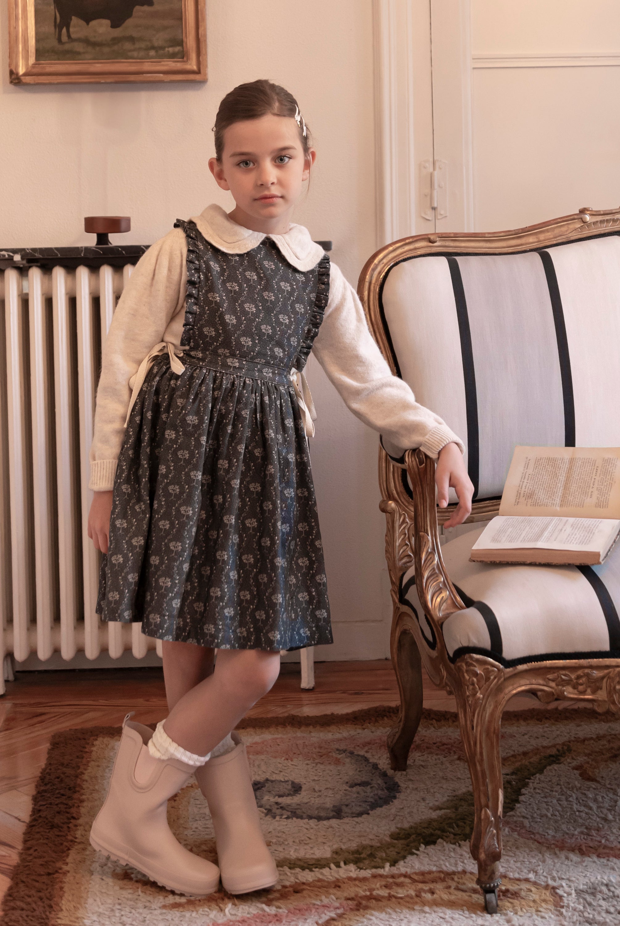 Pichi Hermes de lino azul marino con estampado de arboles de Cosmosophie.