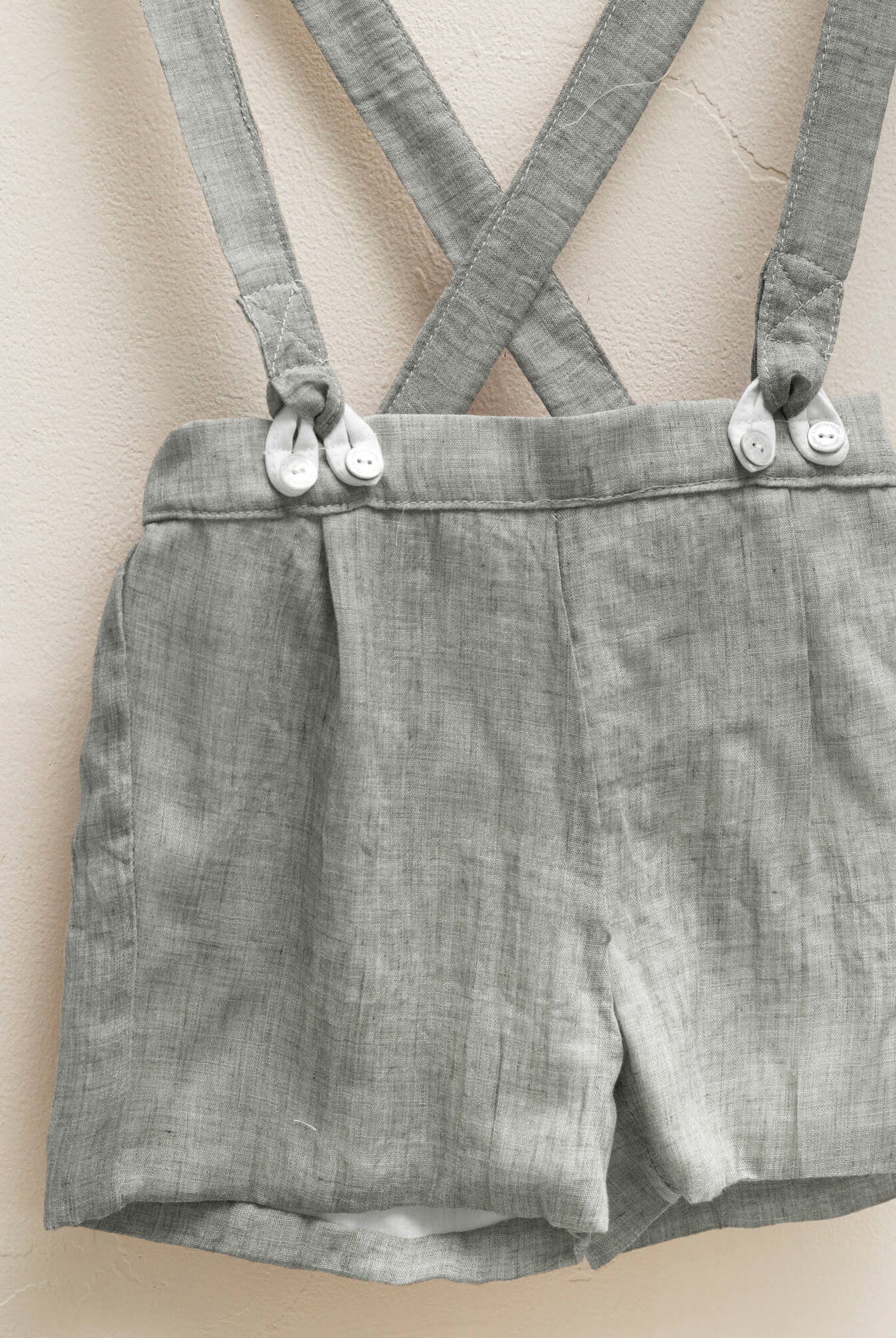 Pantalon cortonde arras para niño invitado a boda Cosmosophie