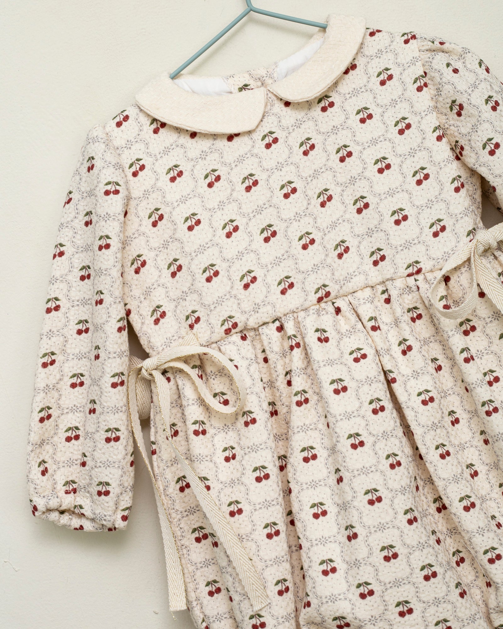 Ranita bebe estampado cerezas de Cosmosophie