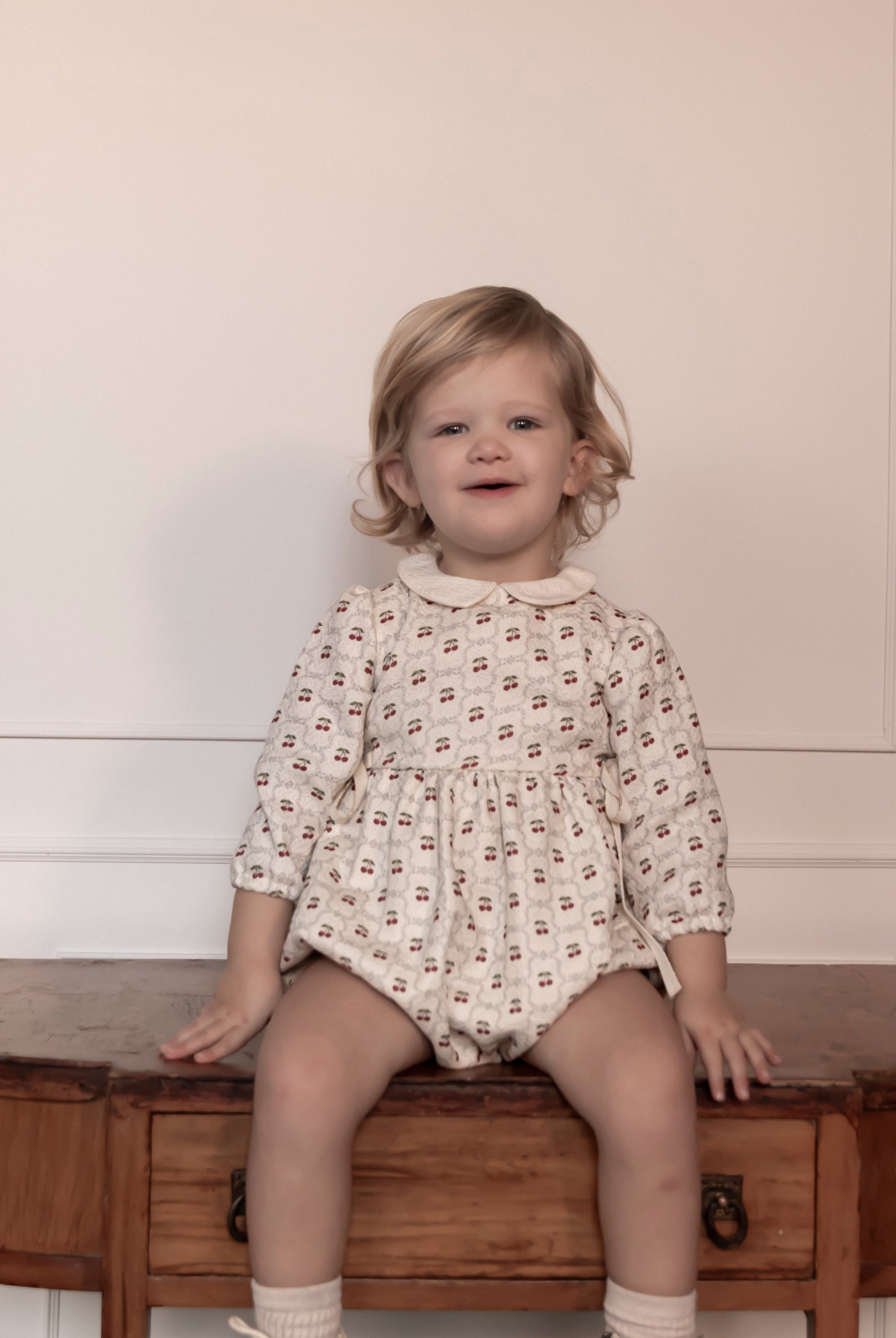 Ranita bebe estampado cerezas de Cosmosophie