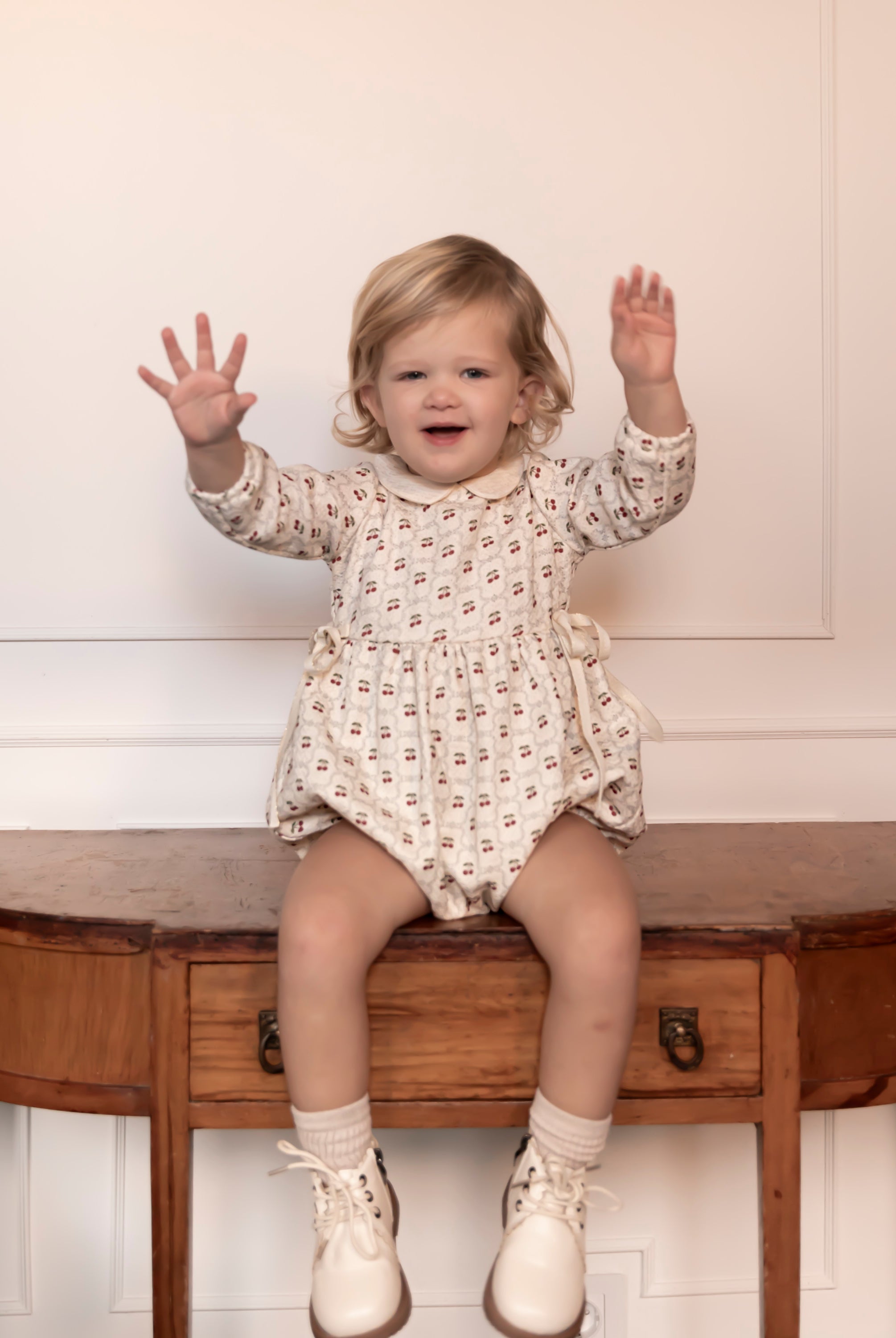 Ranita bebe estampado cerezas de Cosmosophie