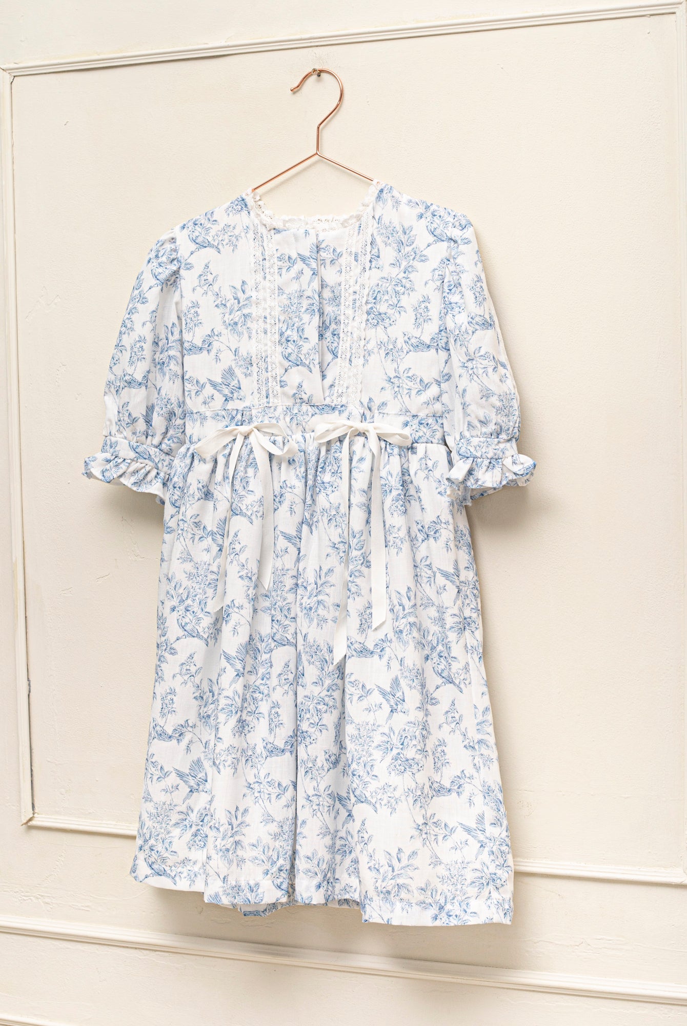 Vestido encajes estampado pájaros Moss Waso