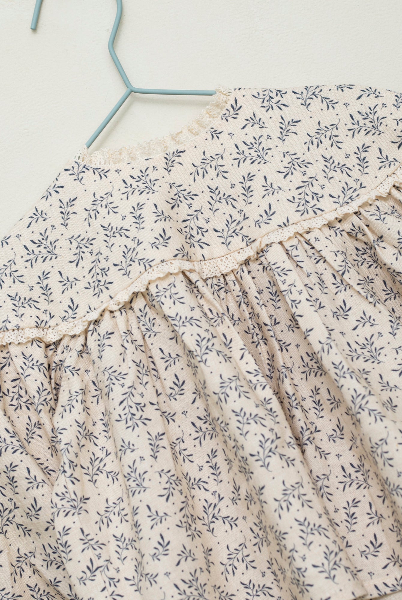 Conjunto bebe lino de flores de cosmosophie