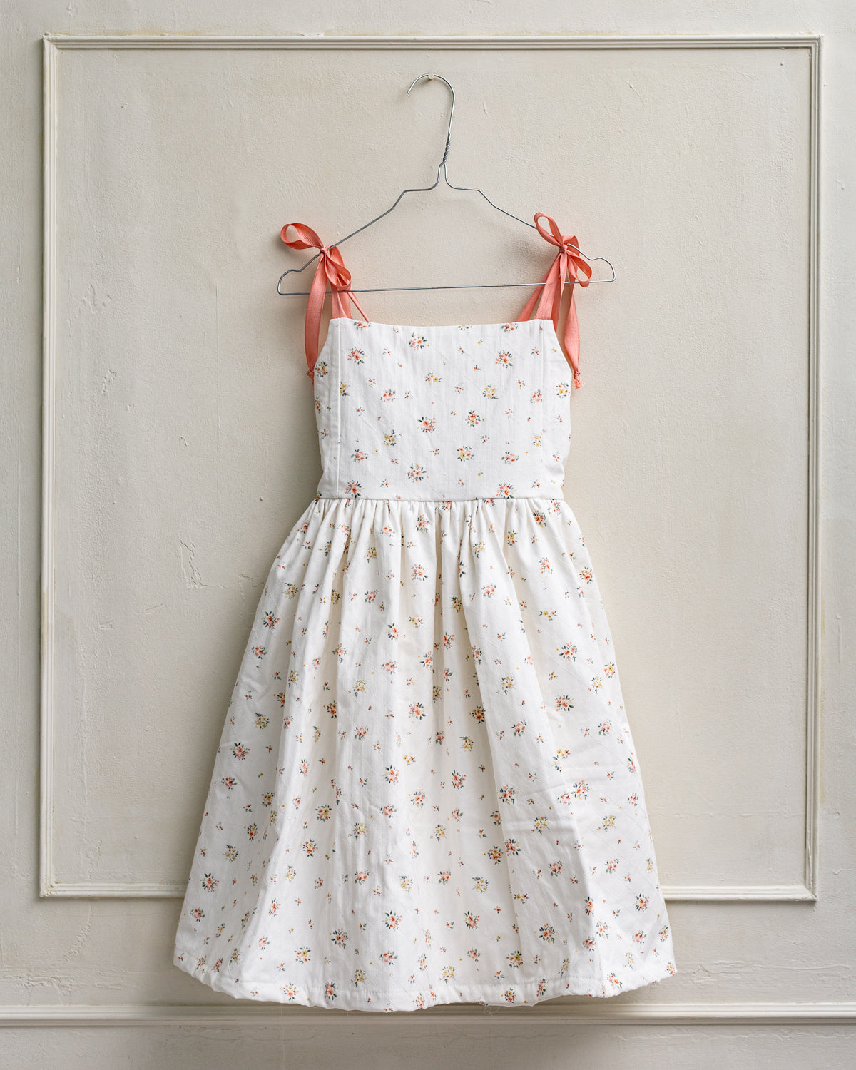 Vestido tirantes florecitas rosas Polar estampado Bloom