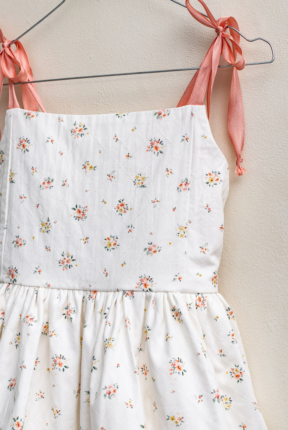 Vestido tirantes florecitas rosas Polar estampado Bloom