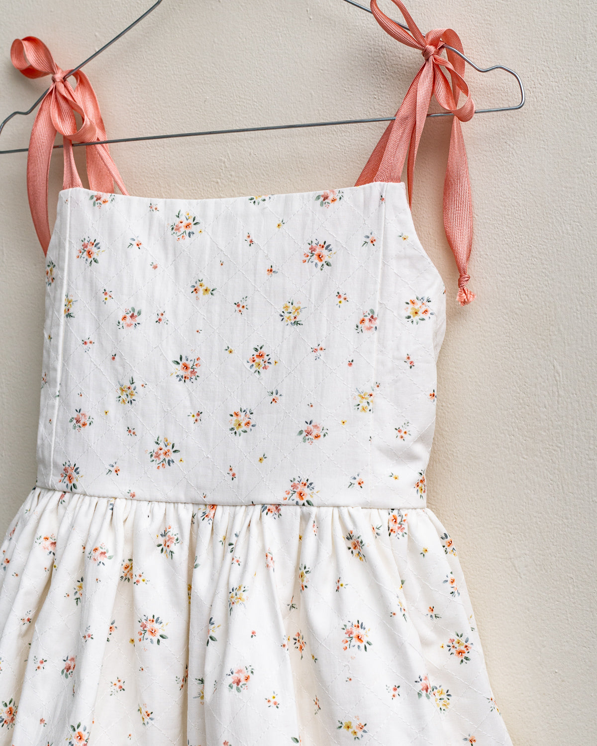 Vestido tirantes florecitas rosas Polar estampado Bloom