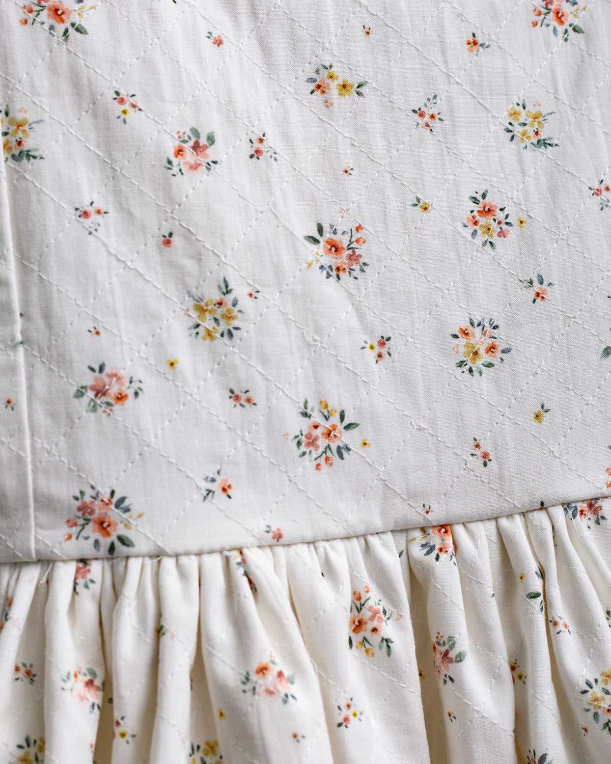 Vestido tirantes florecitas rosas Polar estampado Bloom