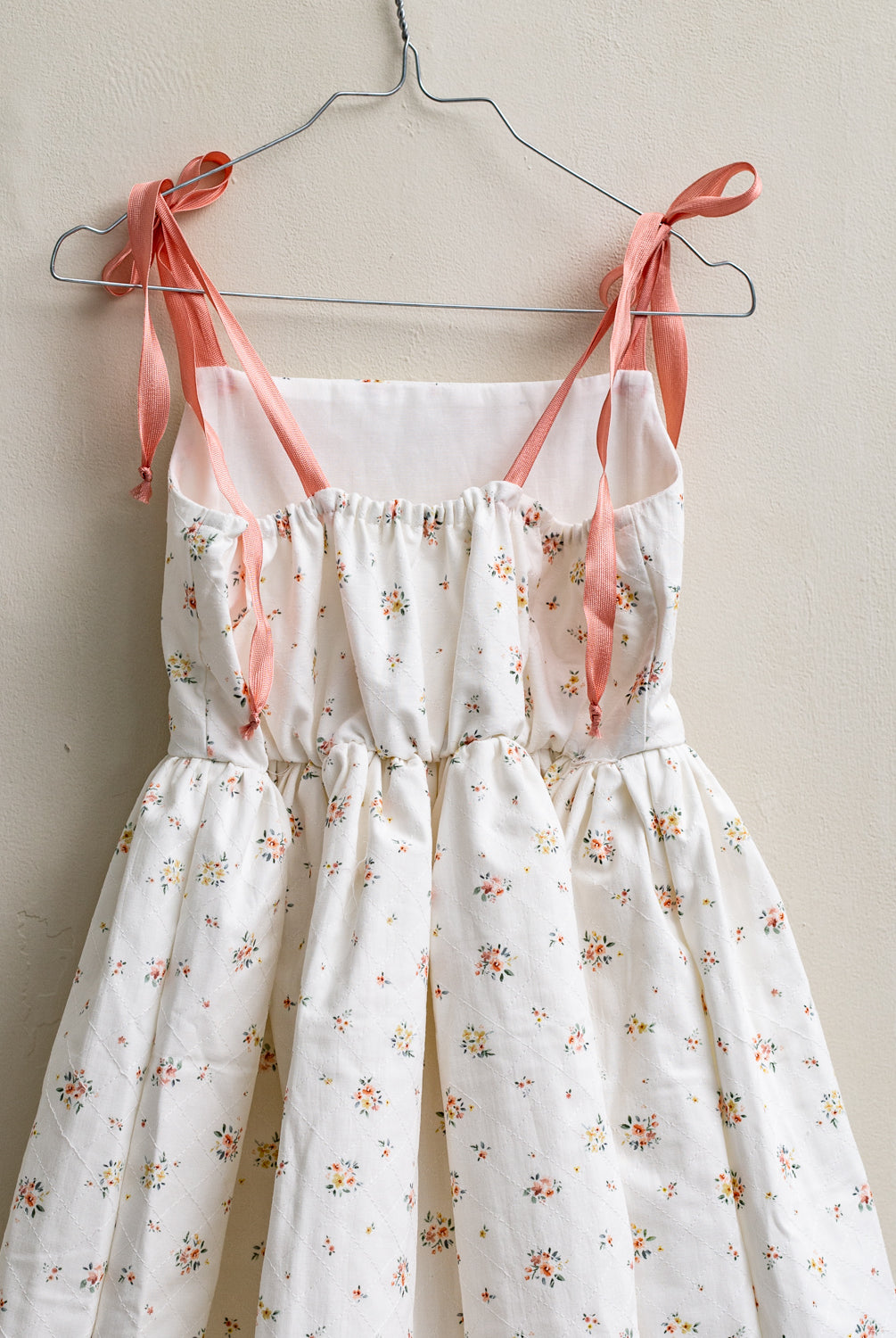 Vestido tirantes florecitas rosas Polar estampado Bloom