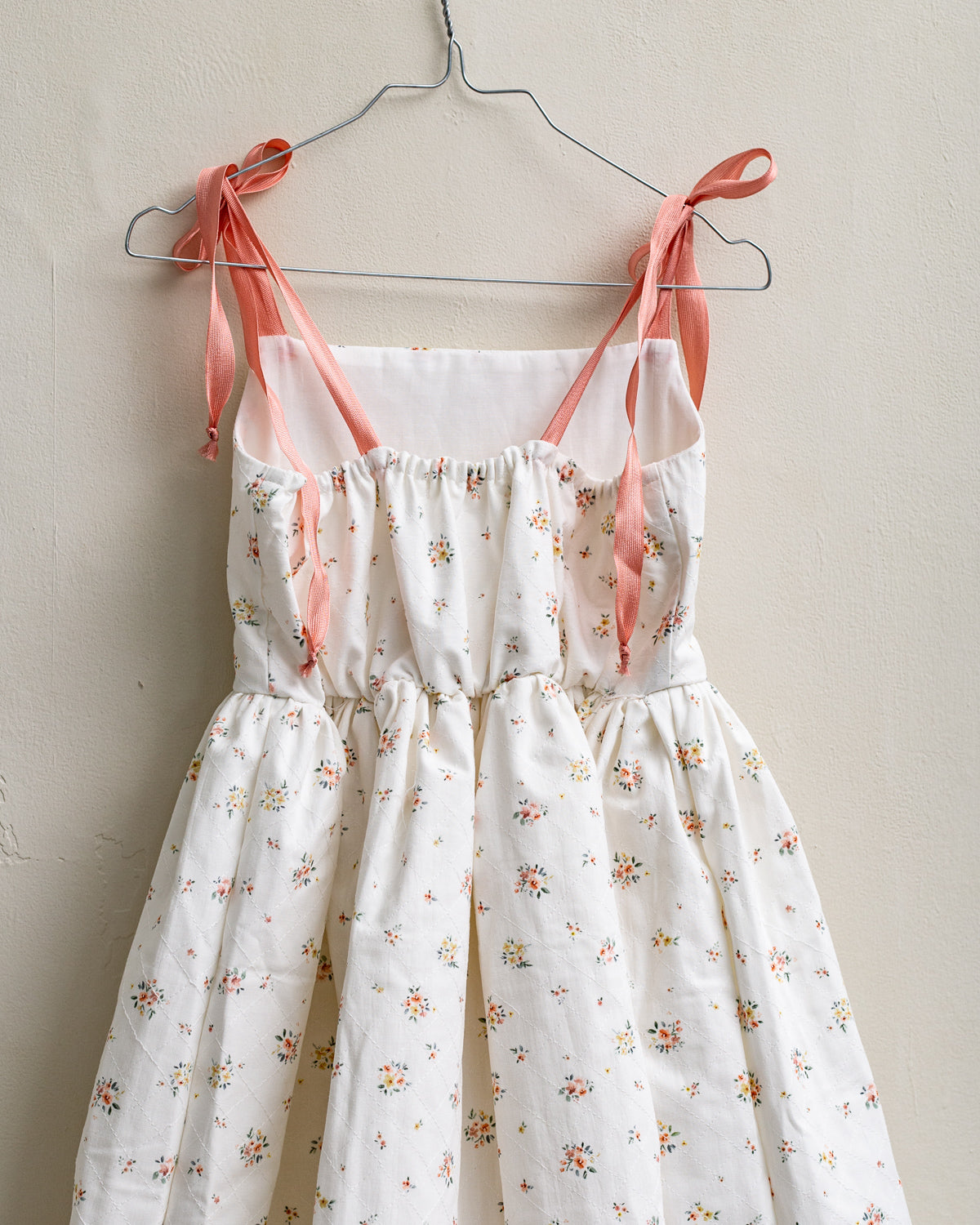 Vestido tirantes florecitas rosas Polar estampado Bloom