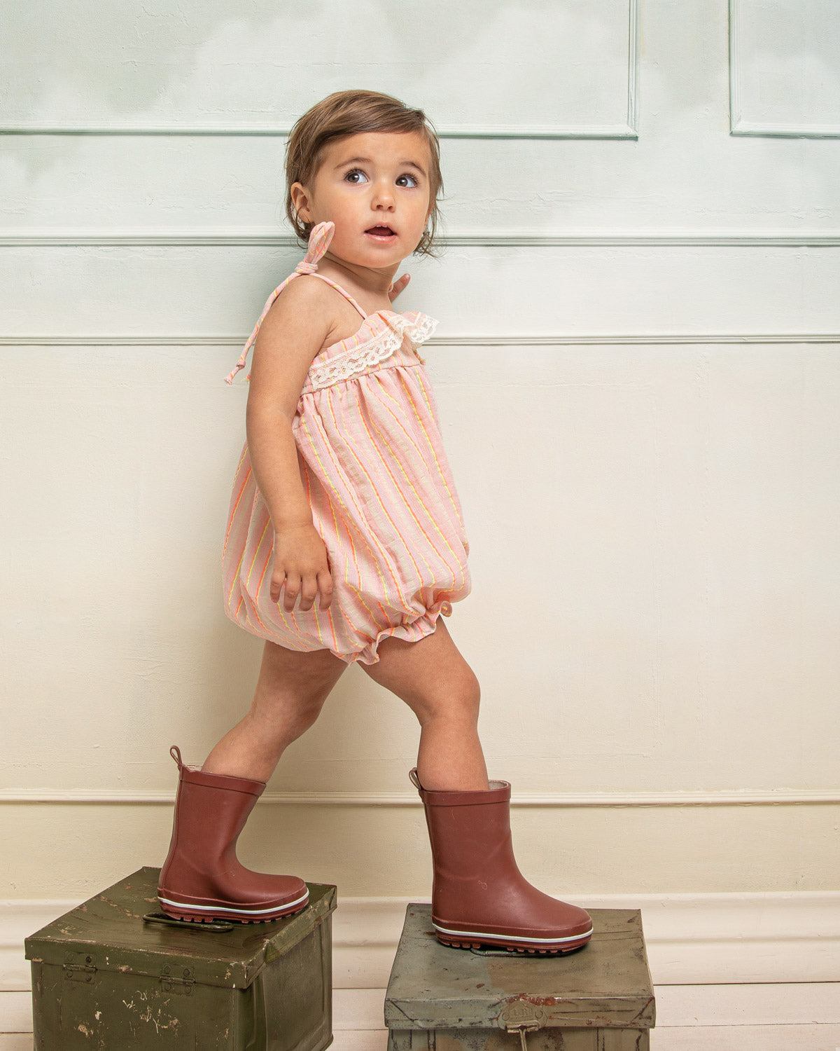 Ranita de tirante con encaje en rosa de Cosmosophie