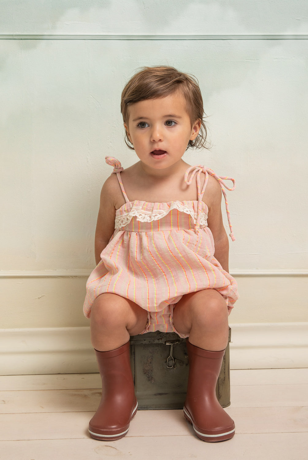 Ranita de tirante con encaje en rosa de Cosmosophie