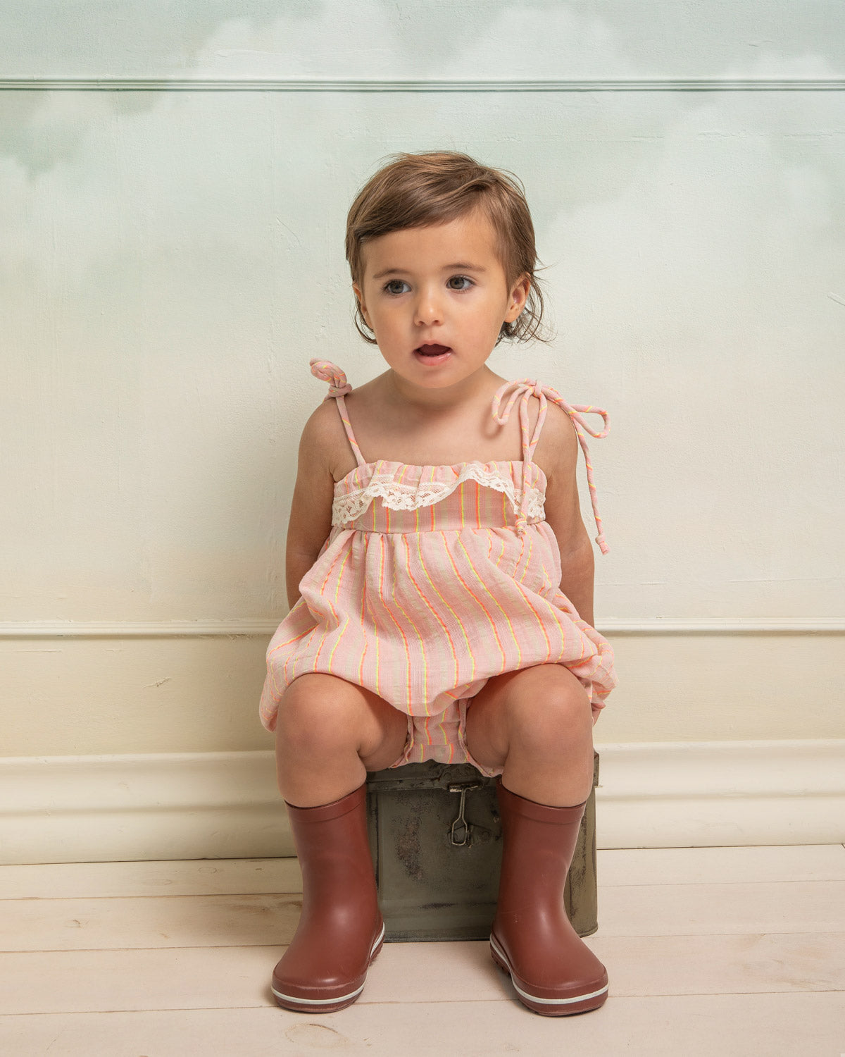 Ranita de tirante con encaje en rosa de Cosmosophie