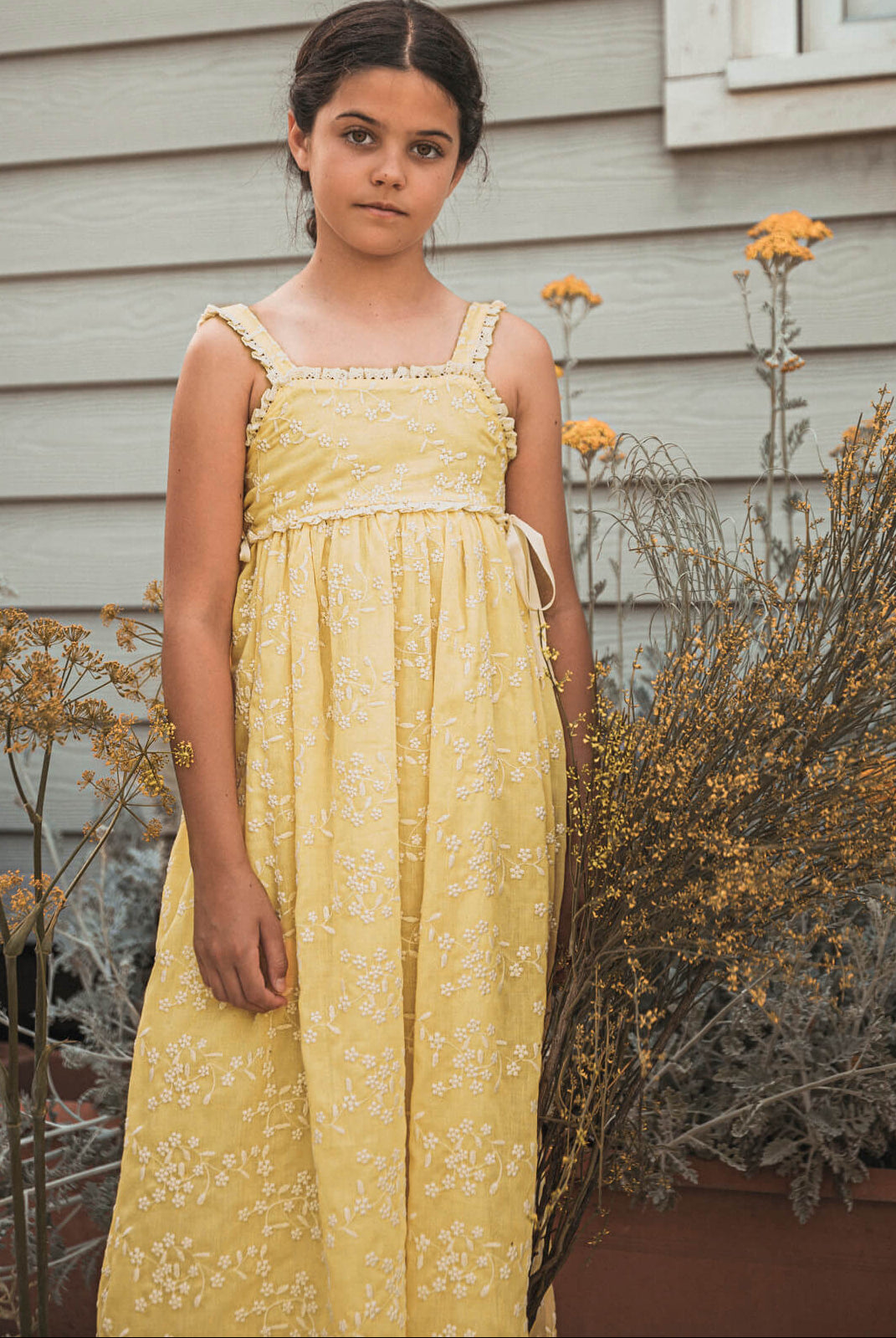 Vestido bordado amarillo Cosmosophie