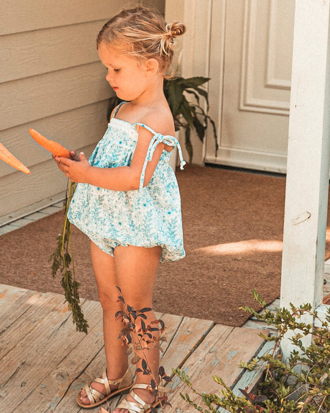 Ranita tirantes flores azules cosmosophie