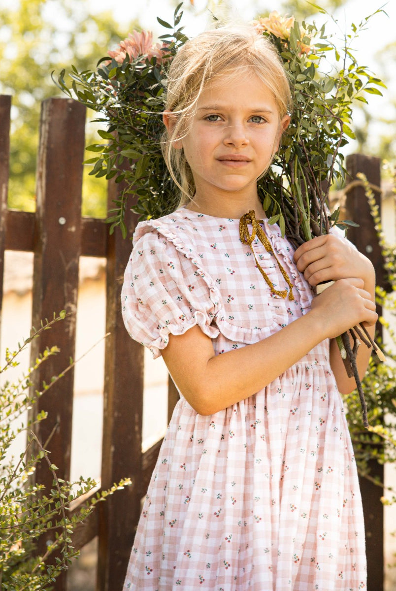 Vestido vichy con flores gran cuello y lacito oro Cosmosophie