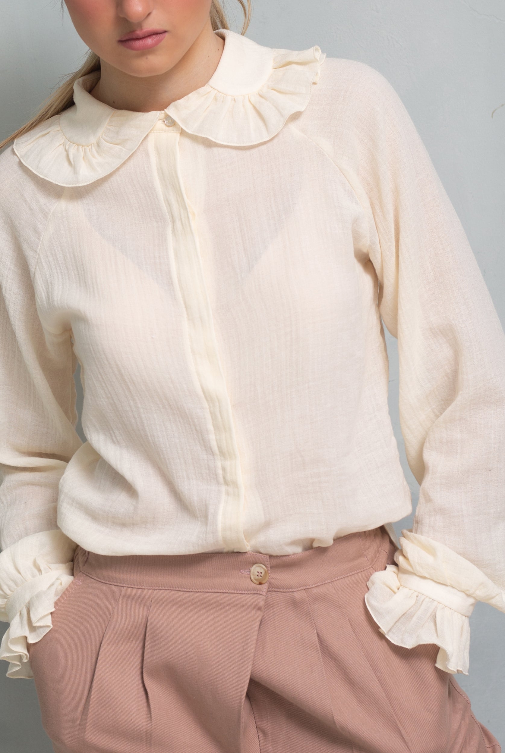 Blusa estilo retro cuello bebe con volantes cosmosophie