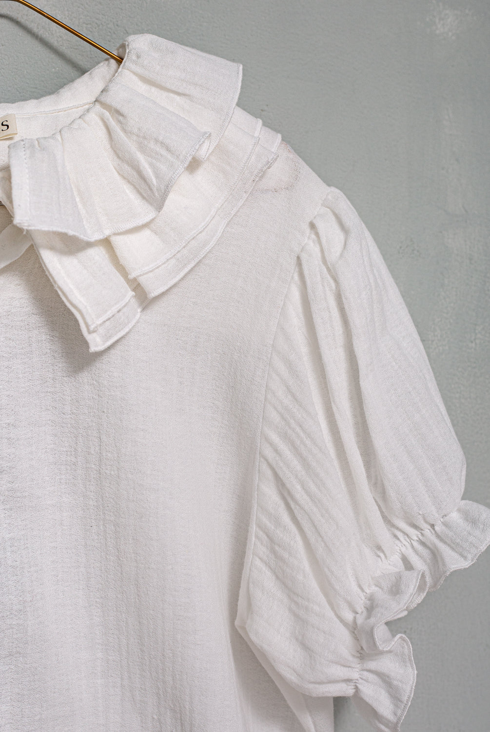 Blusa mujer con cuello de volantes