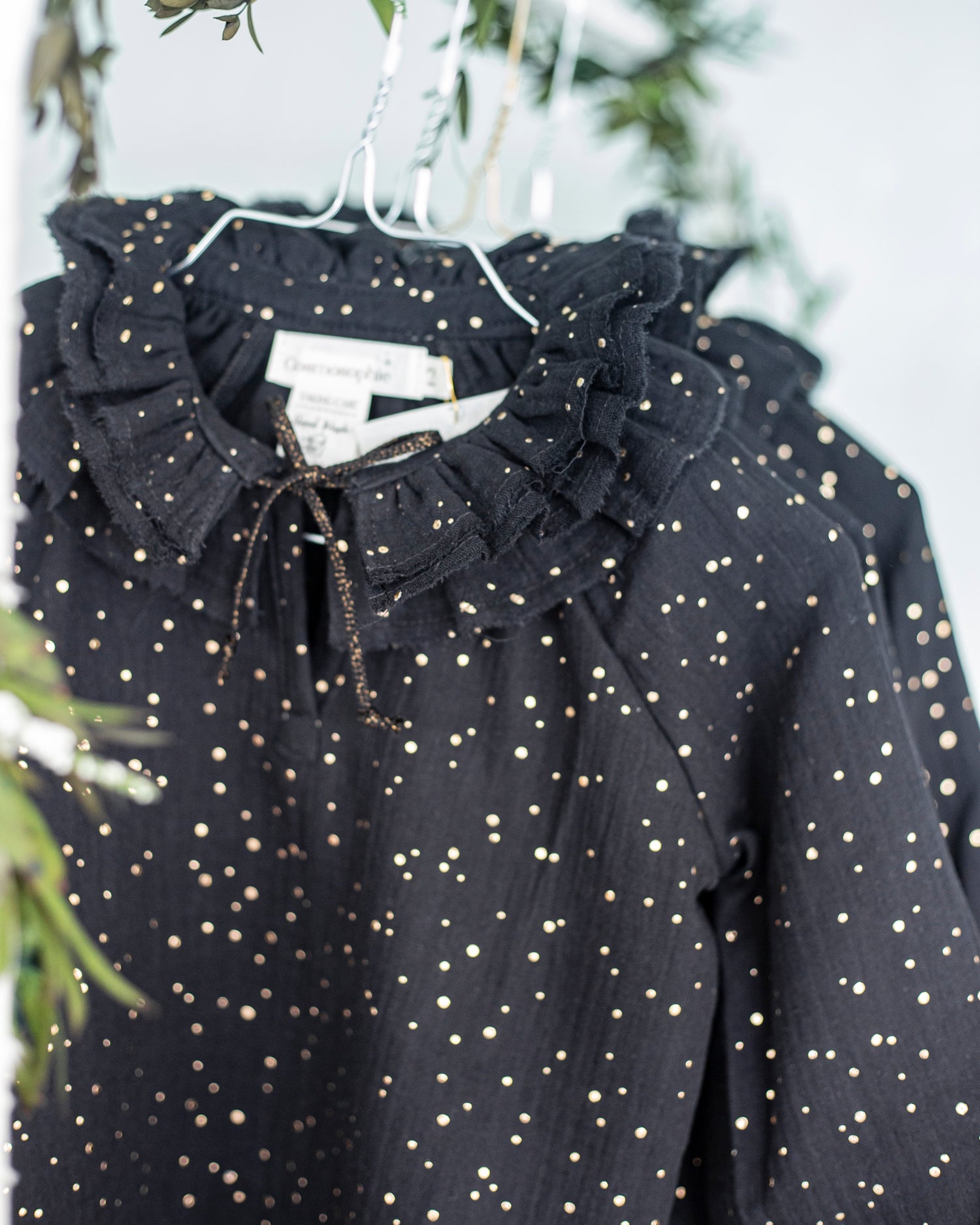 christmas shirt for party special occasion. blusa para navidad para niña negro y oro