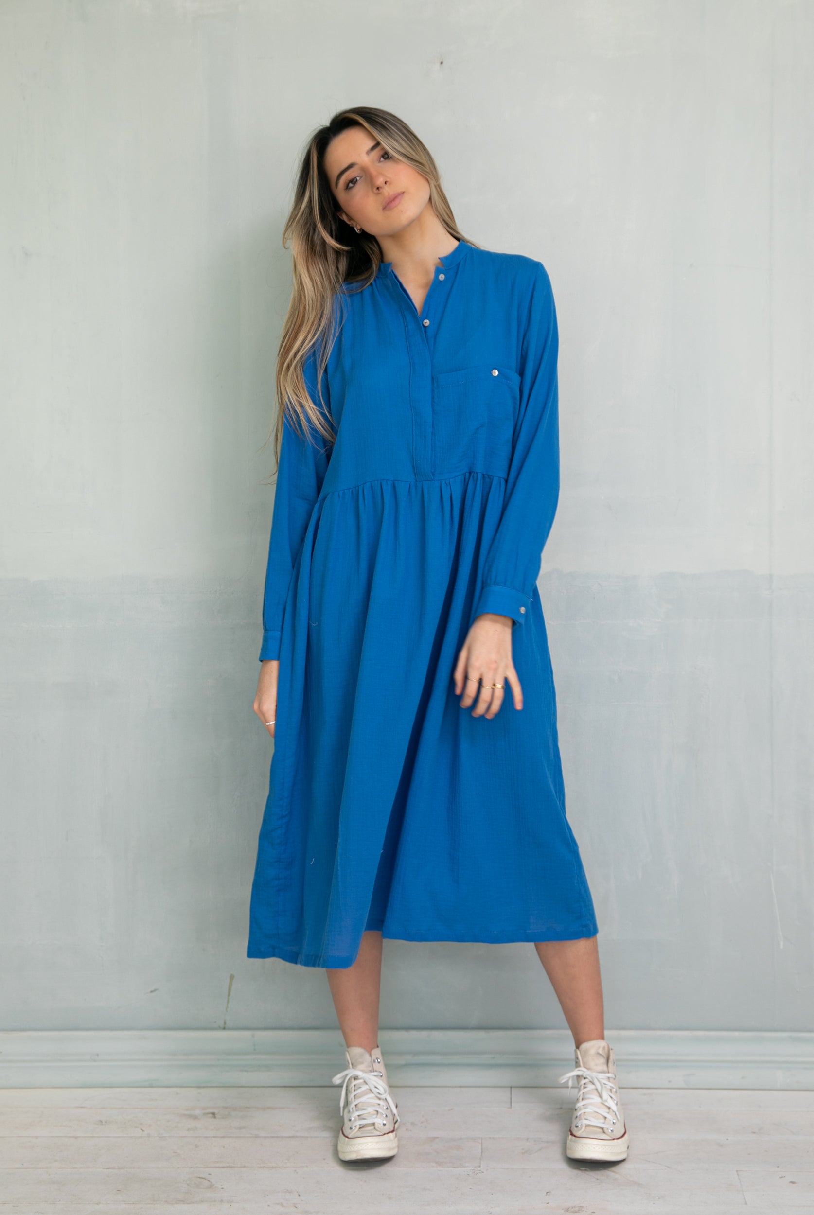 Long dress modest in blue cotton azzure cosmosophie cian dress