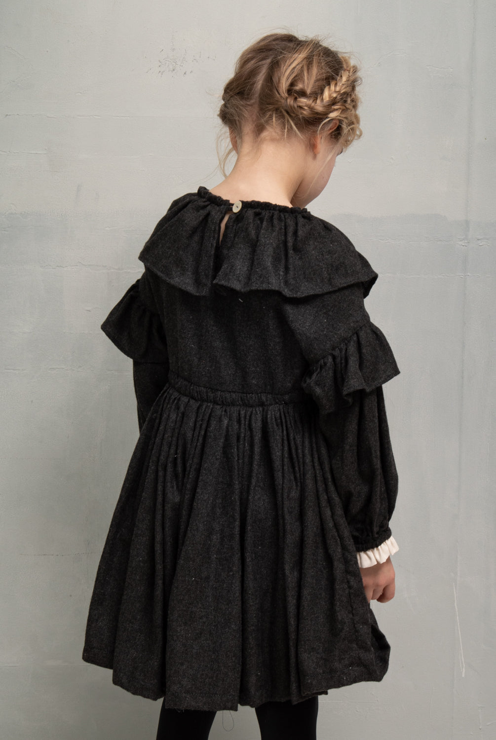Vestido gris oscuro Pierrot Cosmosophie