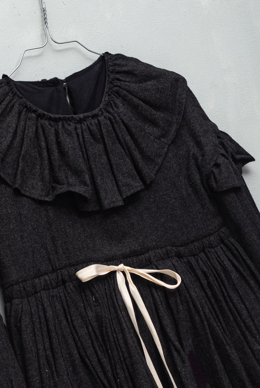 Vestido gris oscuro Pierrot Cosmosophie