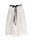 Conjunto en lino blanco bordado para adolescente invitada a boda o primera comunion Cosmosophie.