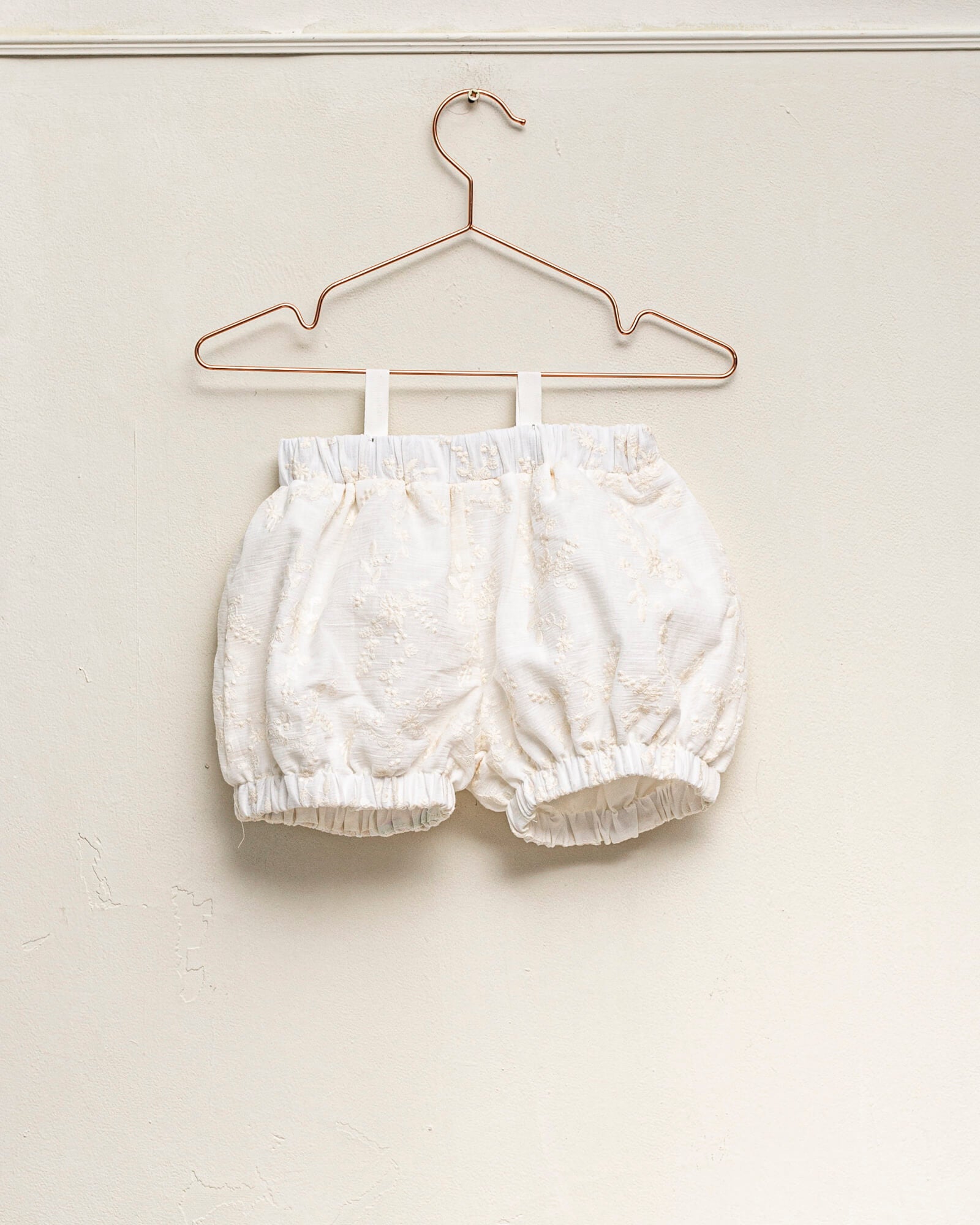 Conjunto bambula bordada para niña Cosmosphie