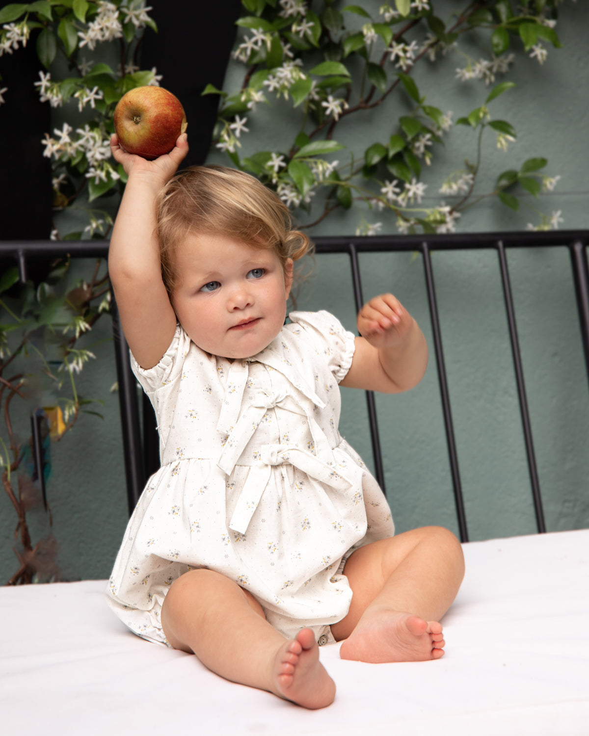 Ranita bebe flores Lazadas pecho de Cosmosophie