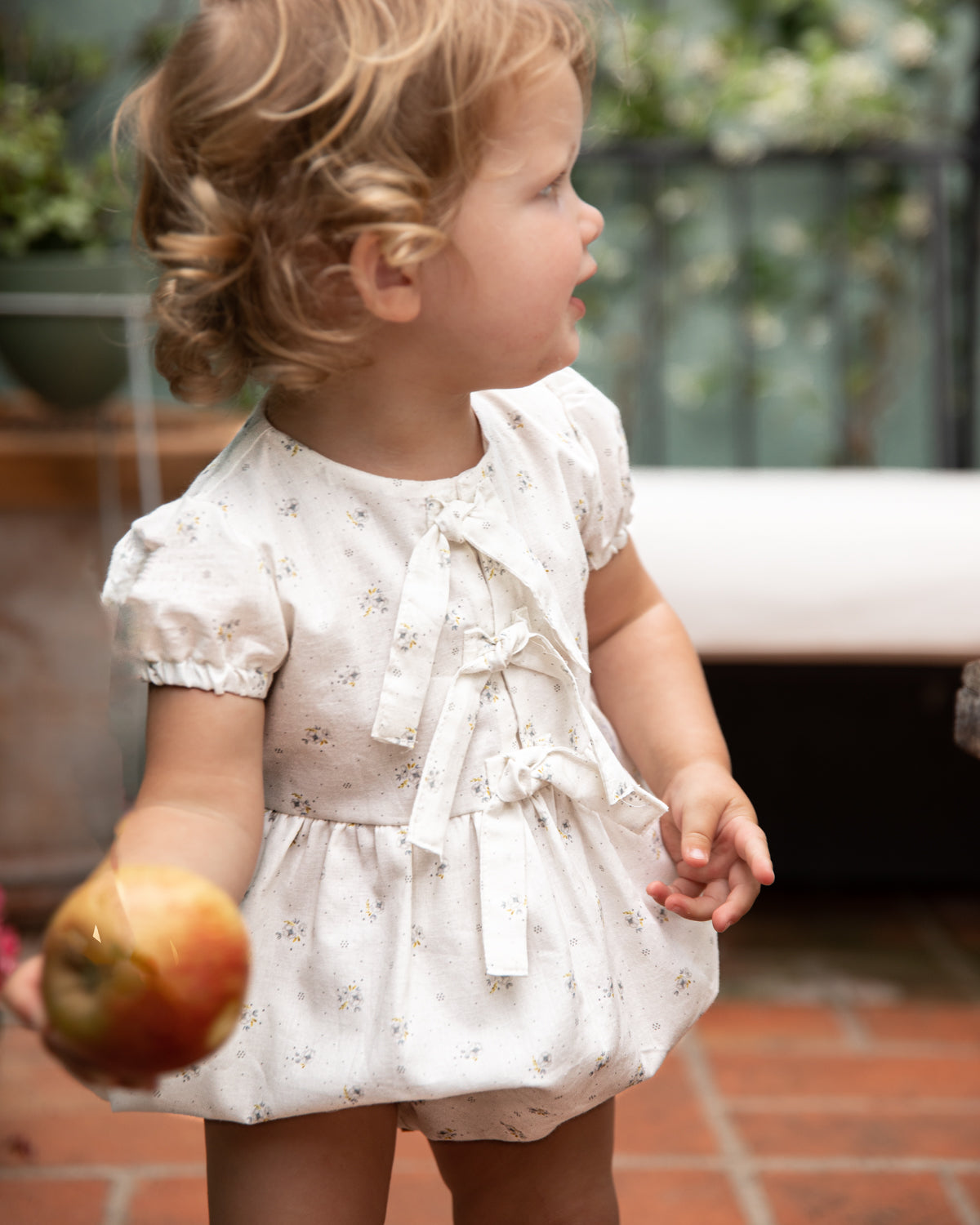 Ranita bebe flores Lazadas pecho de Cosmosophie