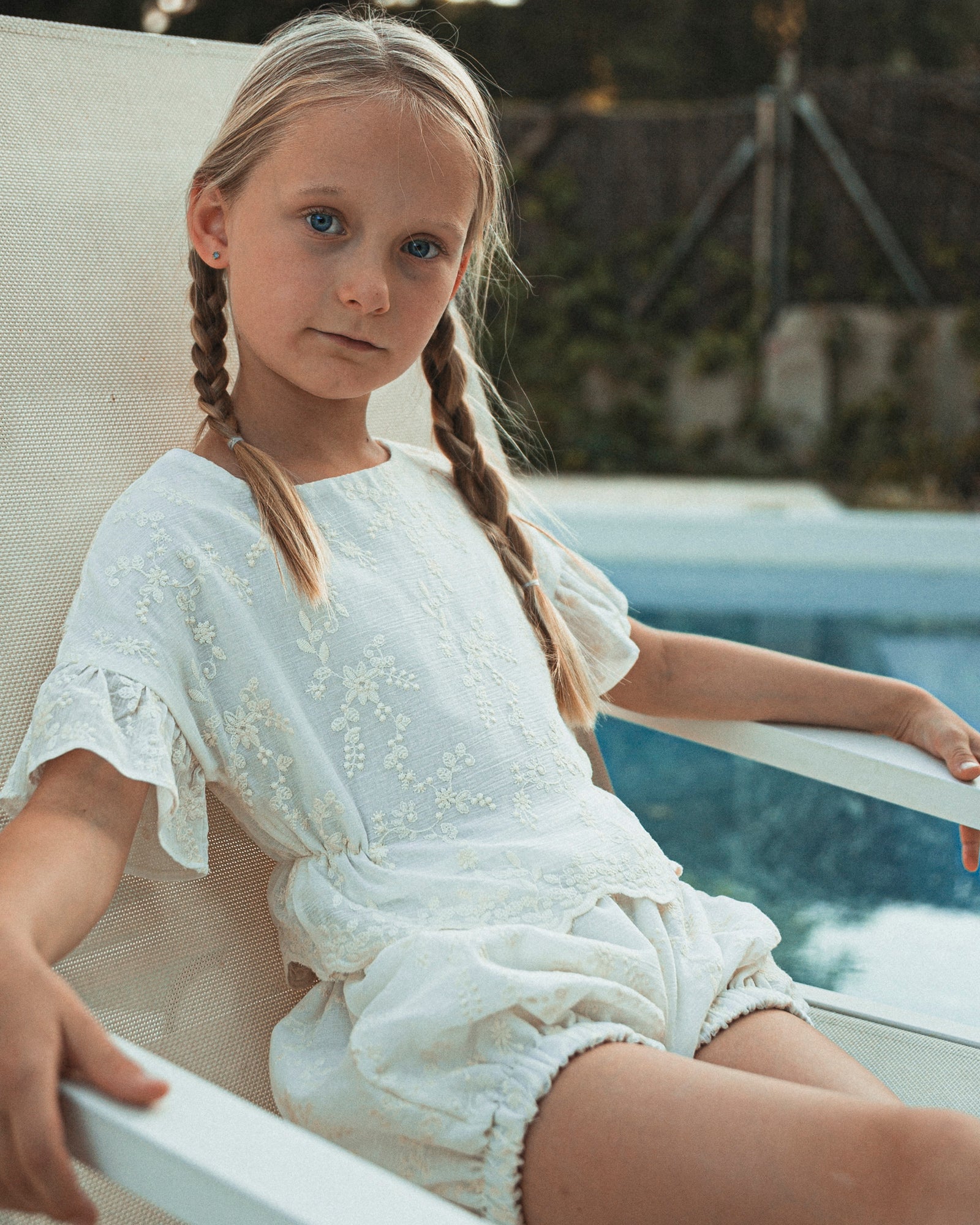 Conjunto bambula bordada para niña Cosmosphie