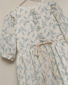 Vestido bordado de flores azules cosmosophie