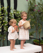 Vestido de tirantes Dune Blanco con bordados rosas para arras Cosmosophie