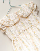 Ranita de bebe amarilla con encaje cosmosophie.