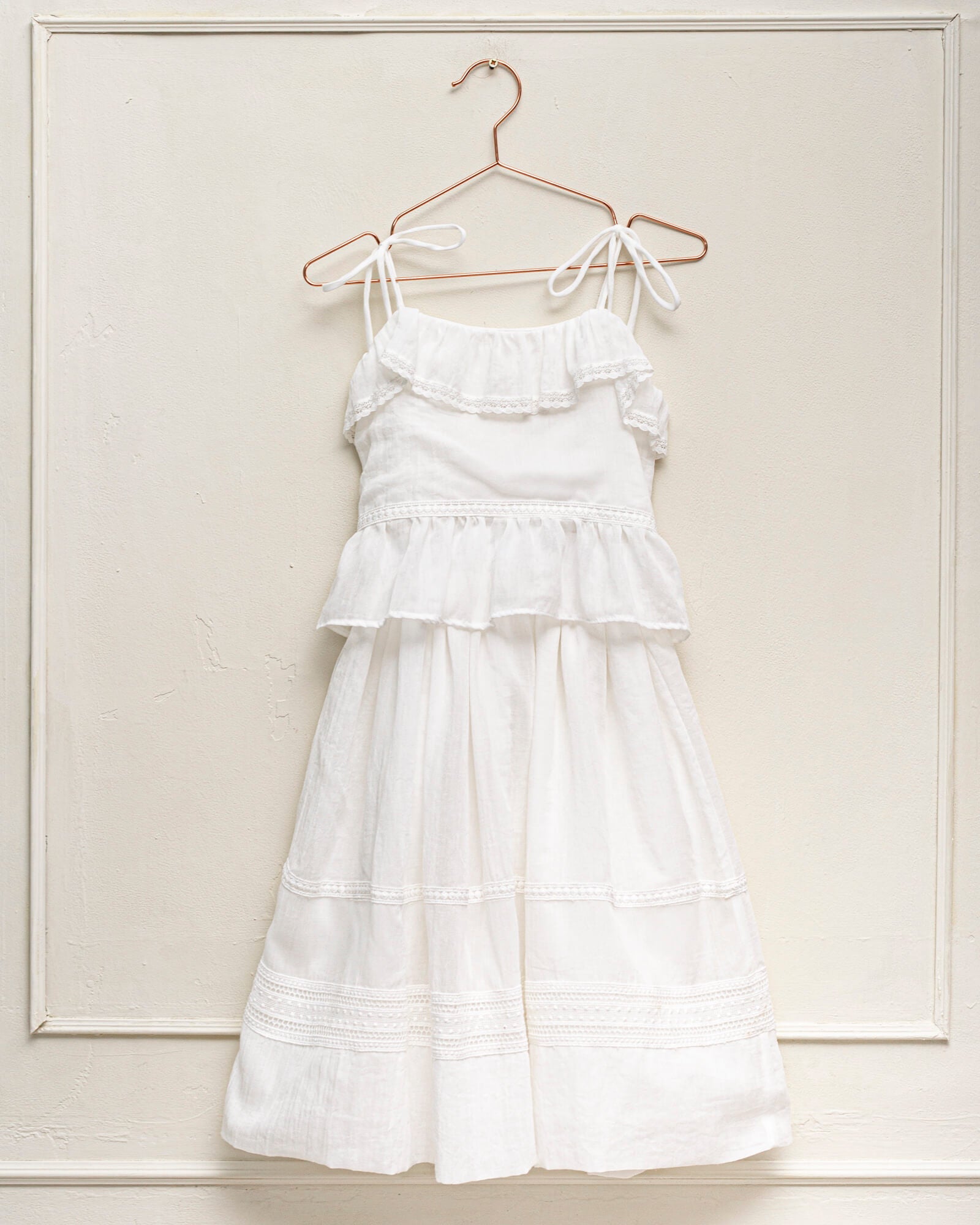 Conjunto falda y blusa en blanco con encaje guipur para niña cosmosophie