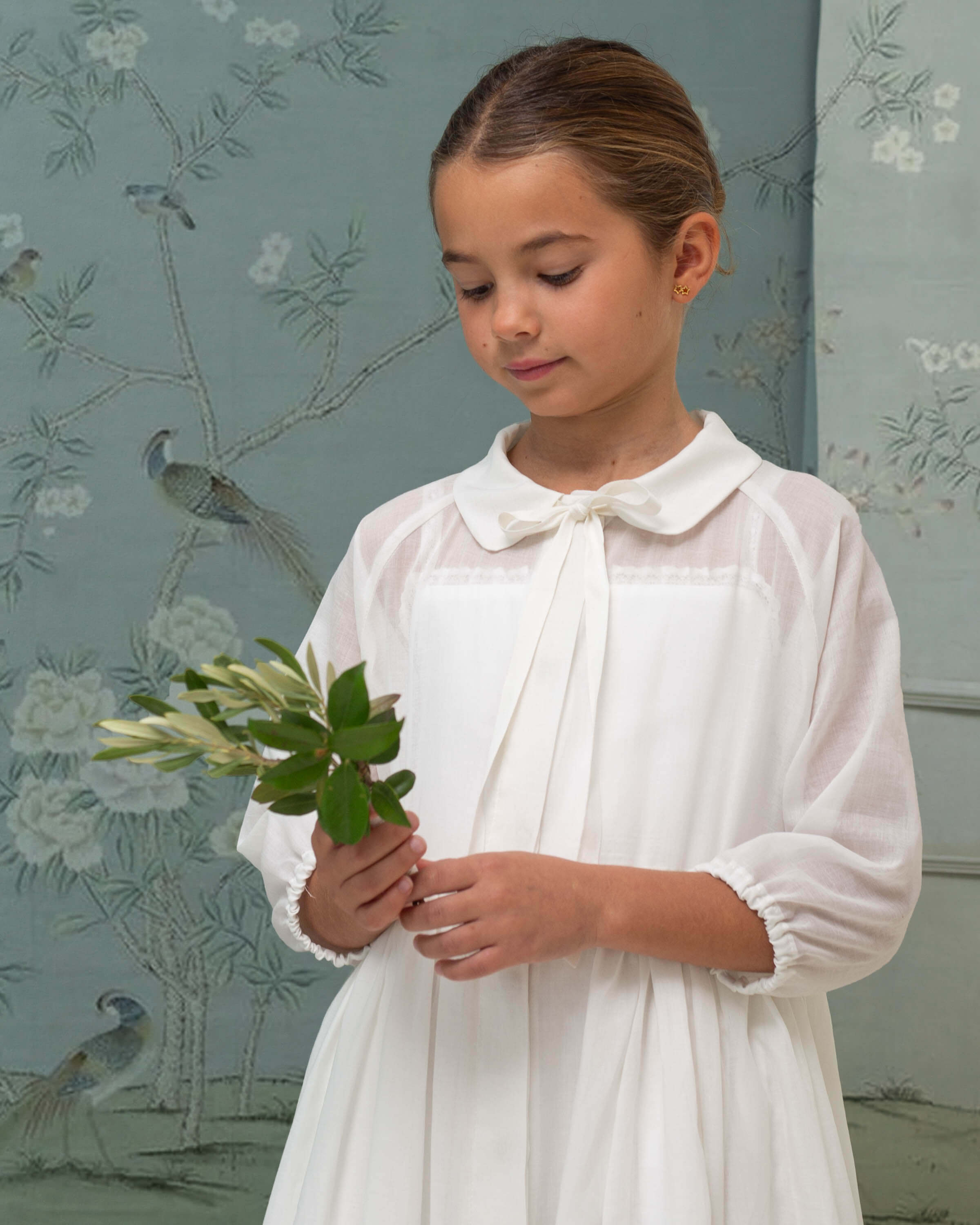 Vestido de comunión niña blanco modelo Gemini. Cosmosophie