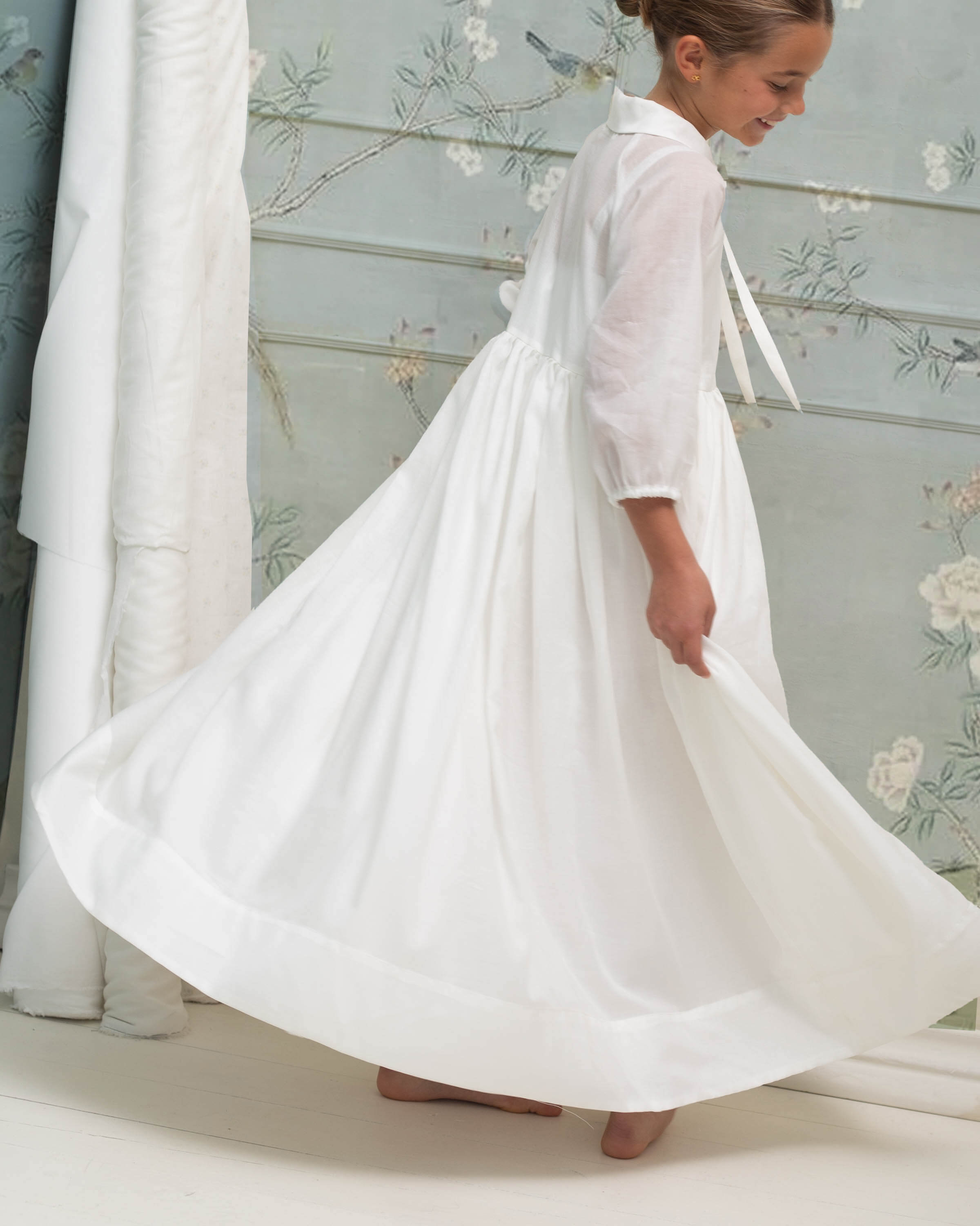 Vestido de comunión niña blanco modelo Gemini. Cosmosophie