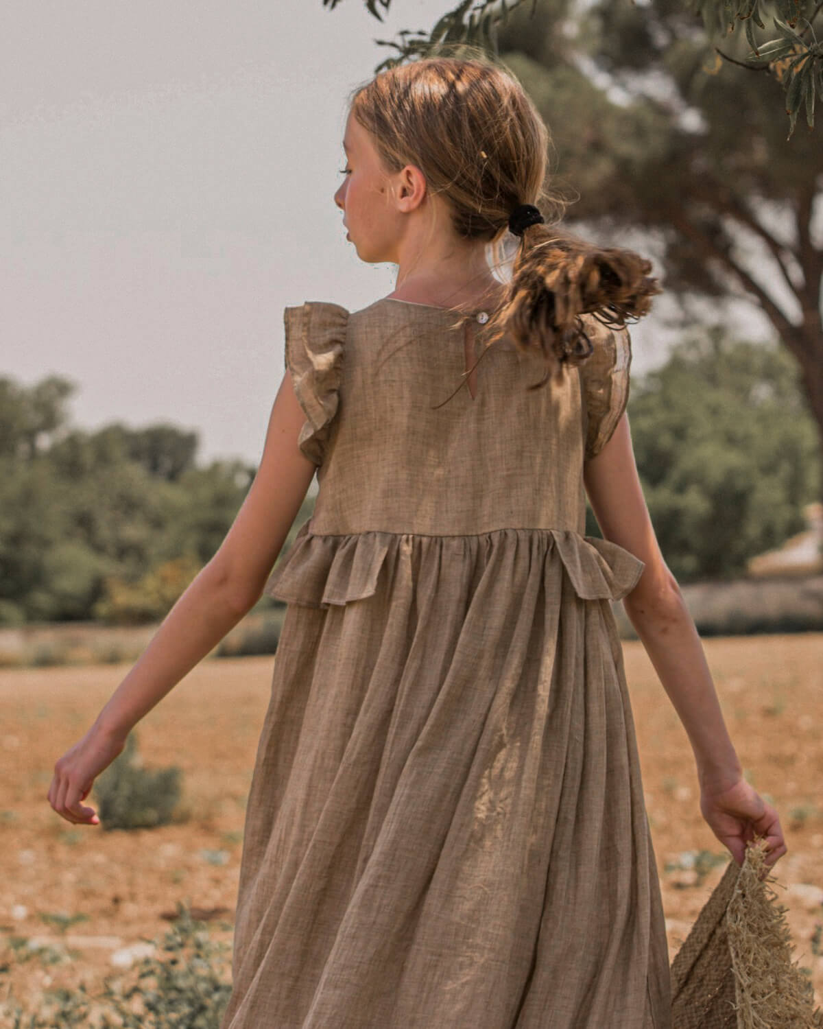 vestido de arras largo el color toffe lino para niñas Cosmosophie