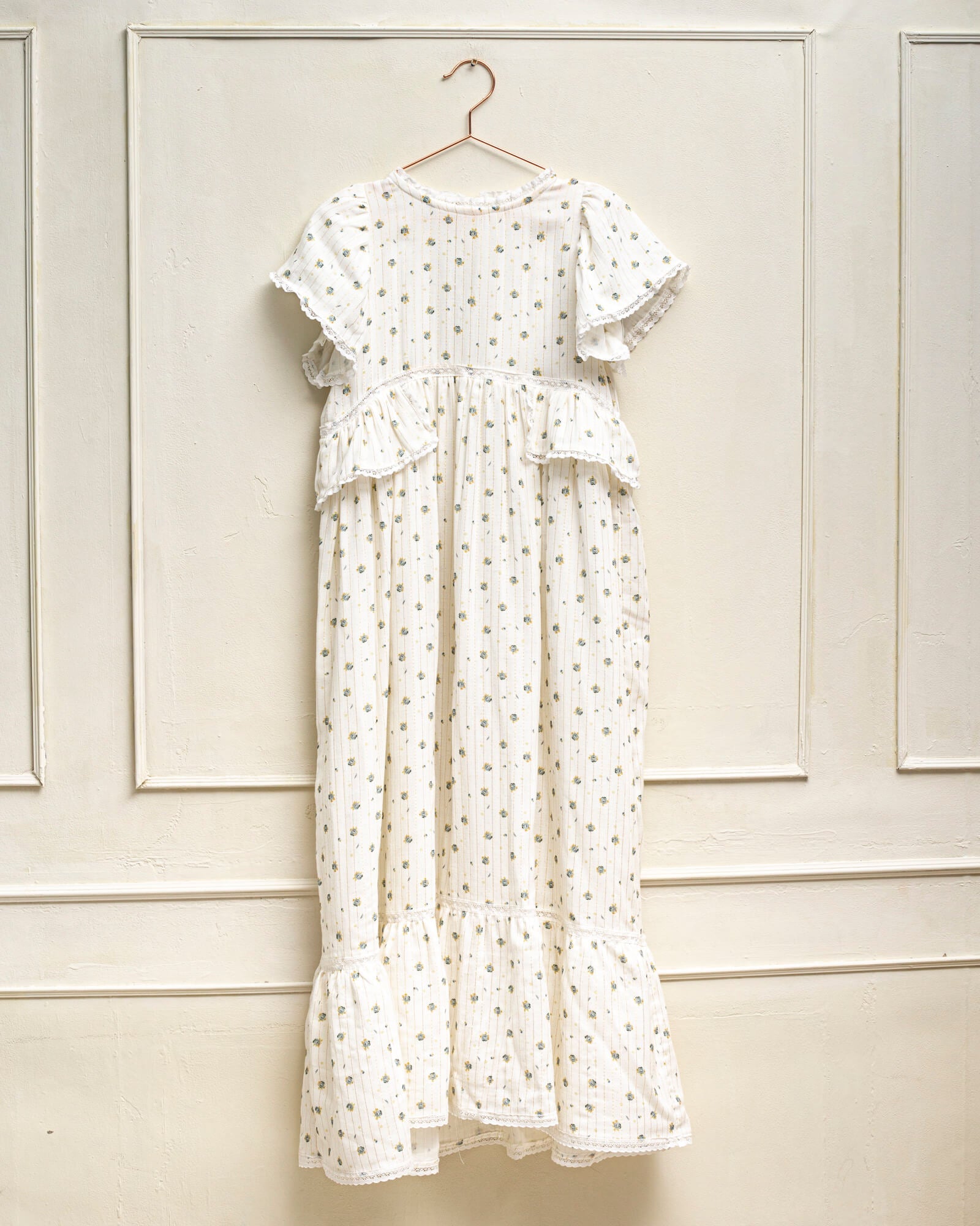 Traje de arras largo para niña de flores con toque dorado Cosmosophie