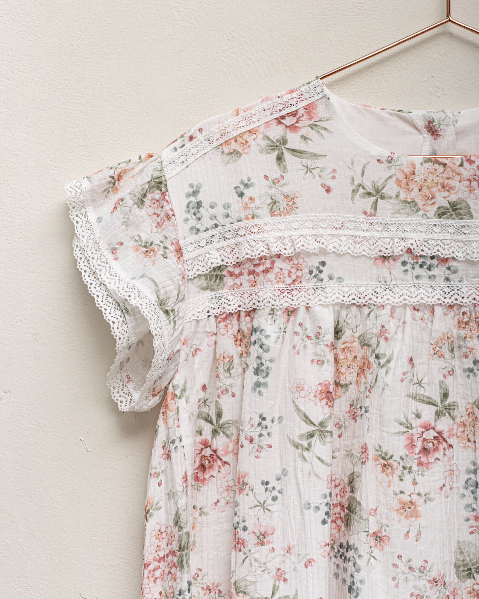 Vestido de flores para niña Cosmosophie