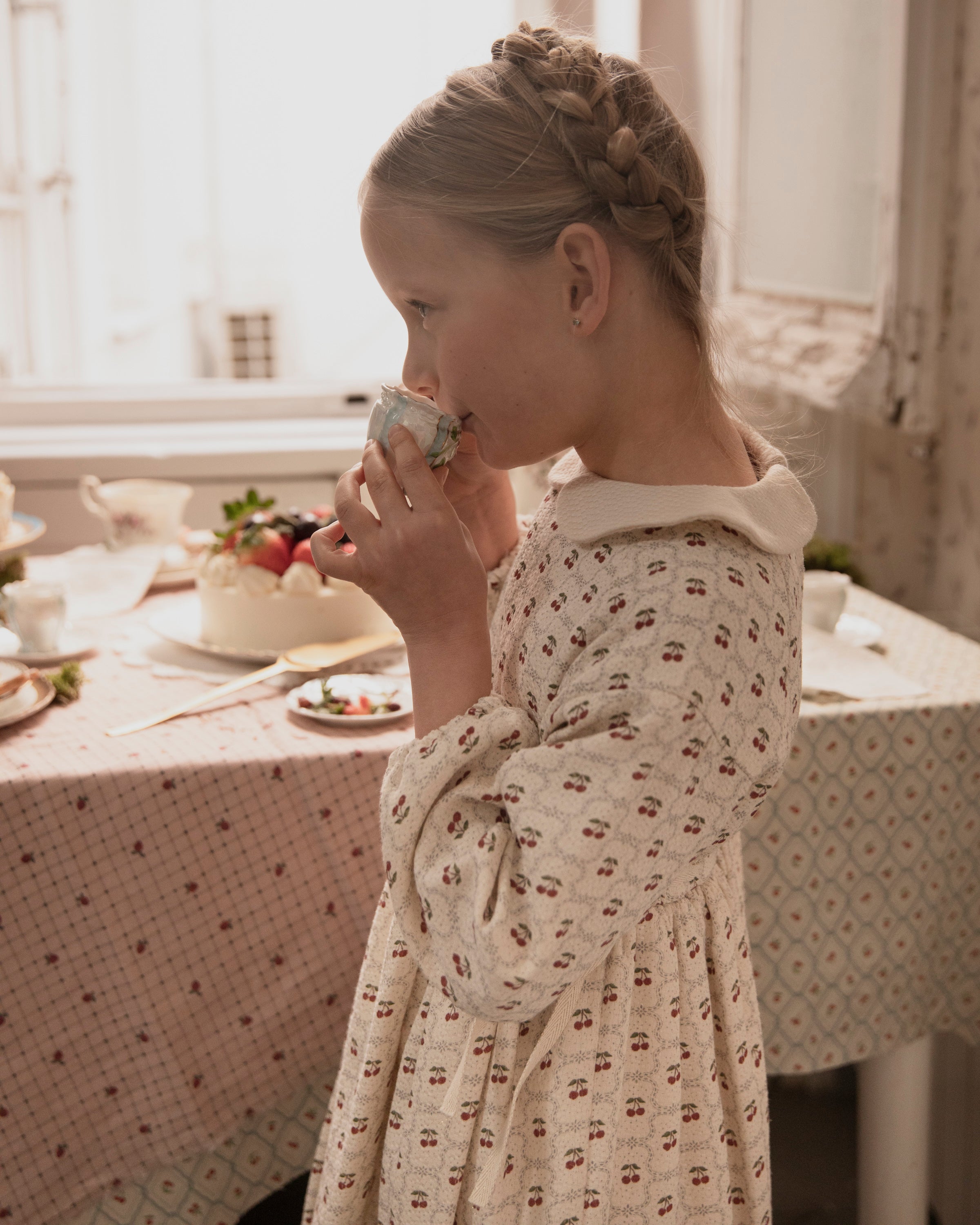 Vestido niña cerezas Mona de Cosmosophie