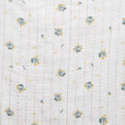 traje de arras de bebe de flores con toques dorados Cosmosophie