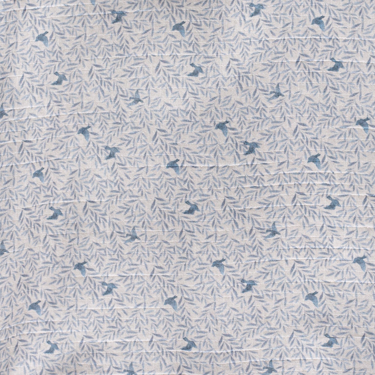 Preciosa ranita de voile de algodón con estampado de florecitas en azul. 