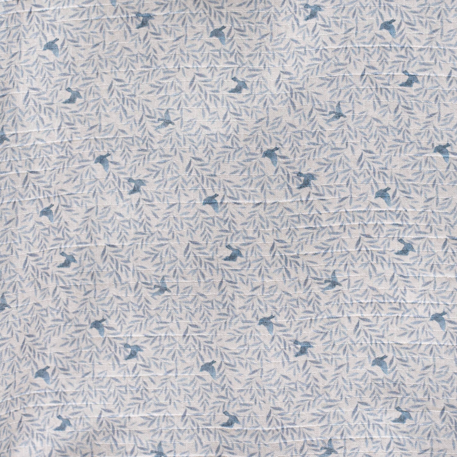 Conjunto de invitada para adolescente, teen en flores azul falda de nido de abeja. Cosmosophie