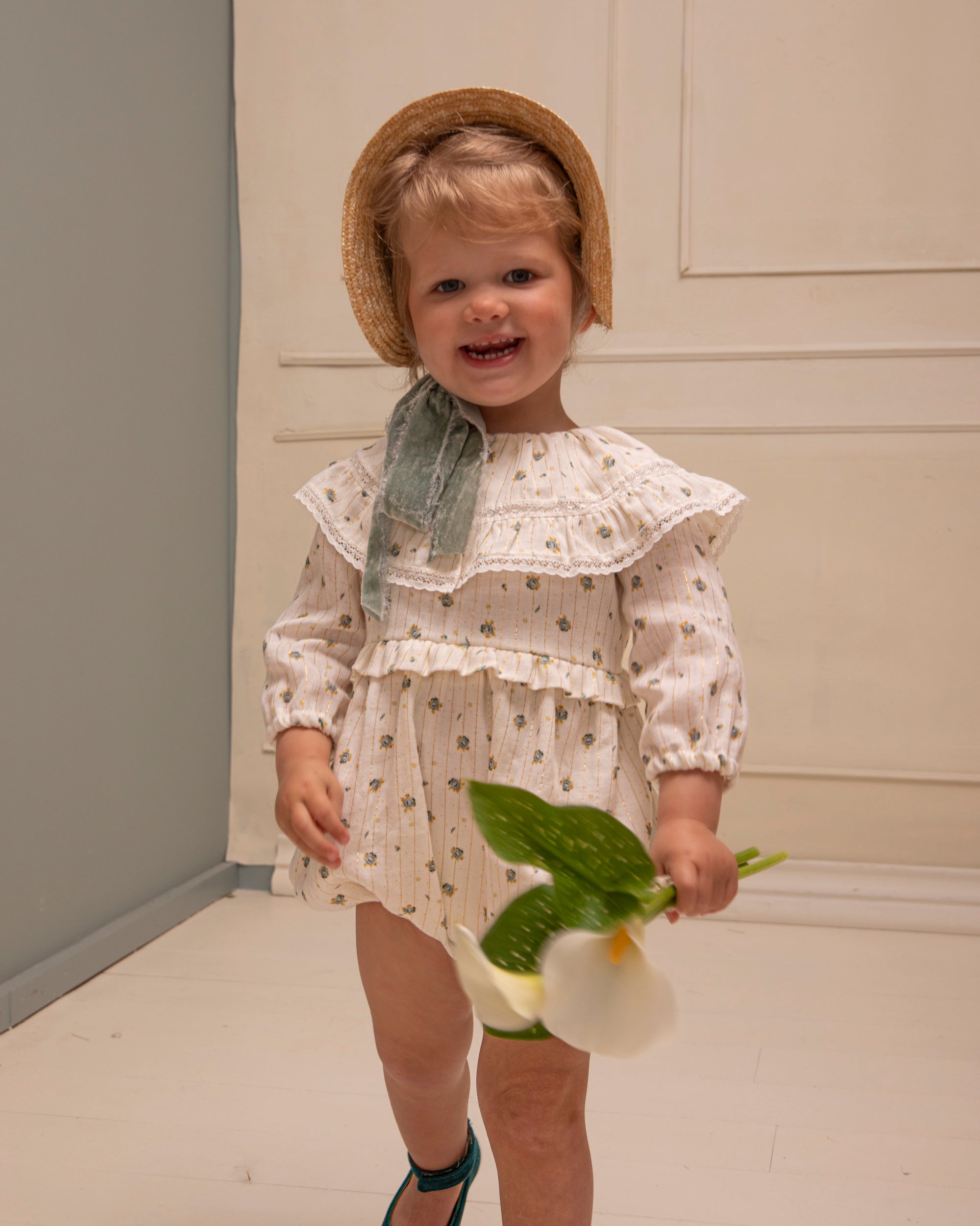 Ranita Arras de bebe de flores Cosmosophie